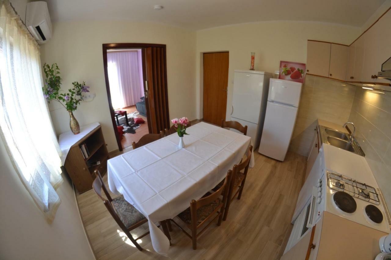 Apartman Jadranka Palit ภายนอก รูปภาพ