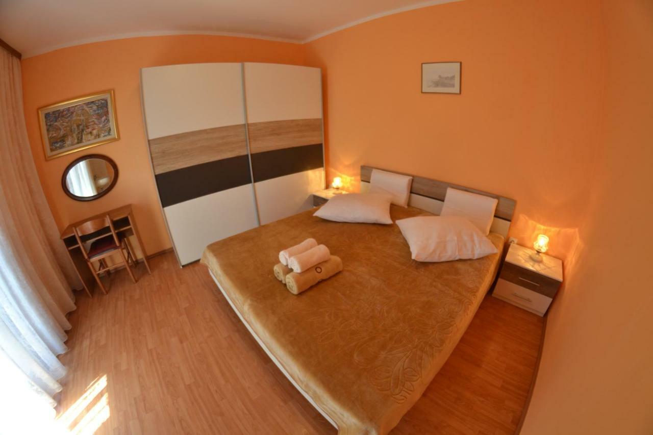 Apartman Jadranka Palit ภายนอก รูปภาพ
